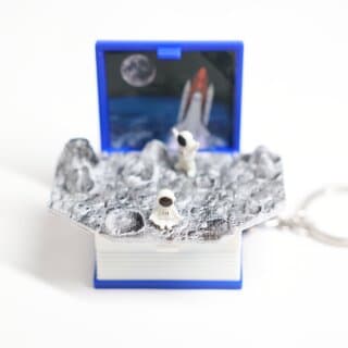 Astronauts - 3D Pop-open book- Keychain (Blue/ Dark Green variants) - Uncategorized | Buy online on ZillyBuy