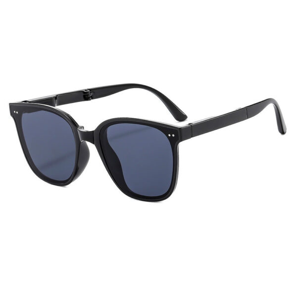 Fashionable Folding Sunglasses
