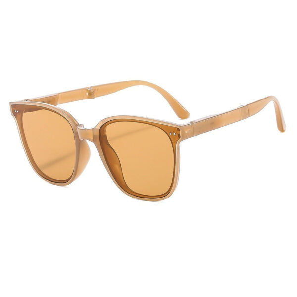 Fashionable Folding Sunglasses