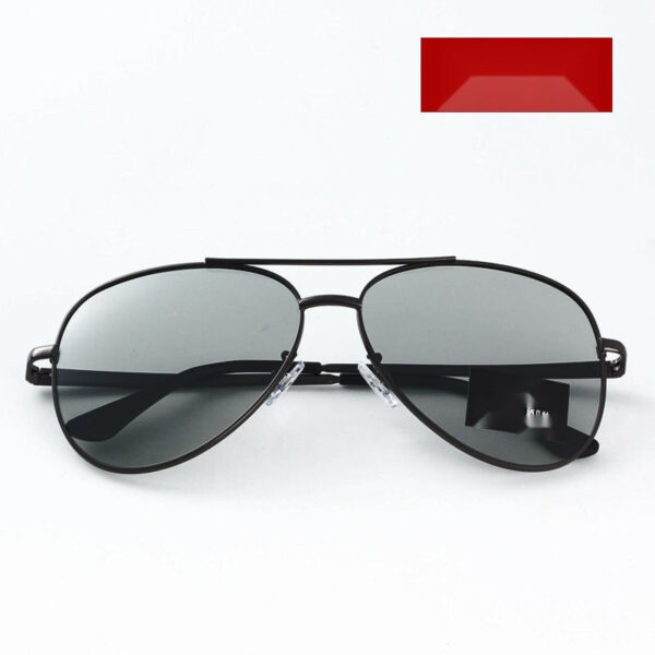 Classic Foldable Sunglasses for Everyday Style