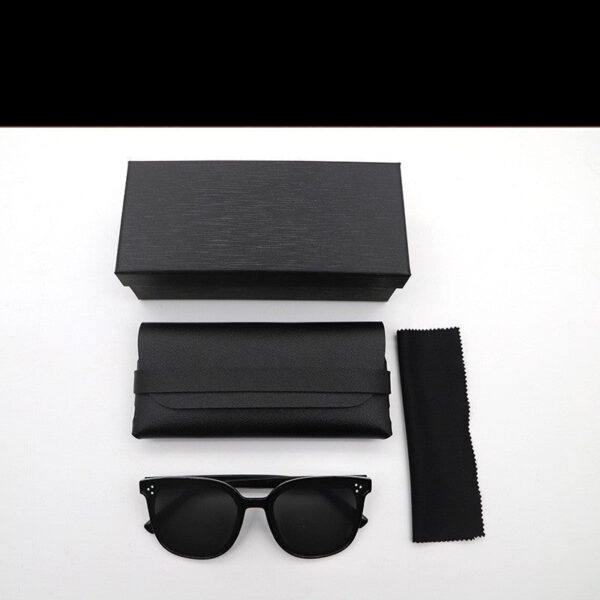Fashionable Trendy Anti-UV Sunglasses for Men and Women