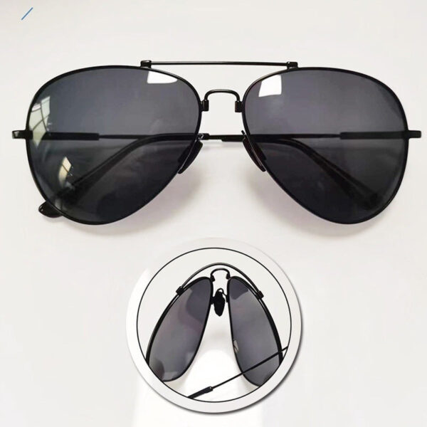 Classic Foldable Sunglasses for Everyday Style