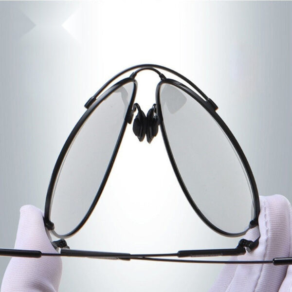 Classic Foldable Sunglasses for Everyday Style