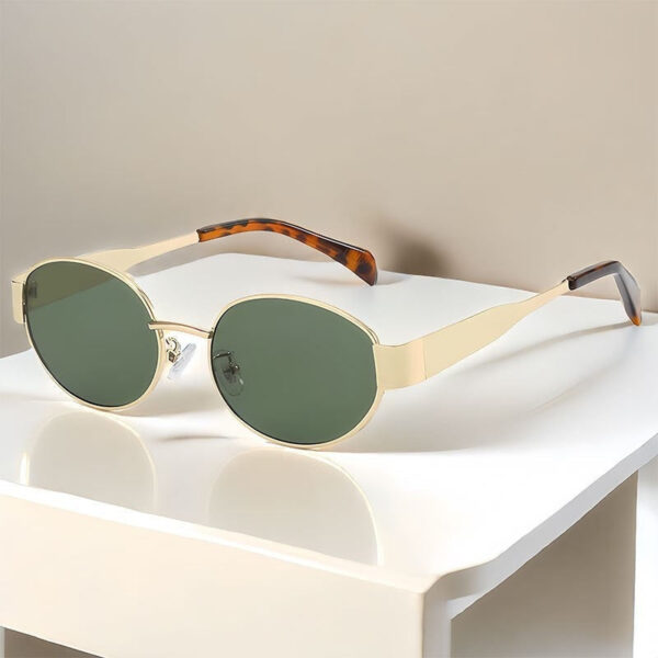 Trendy Oval Sunglasses with a Modern Edge