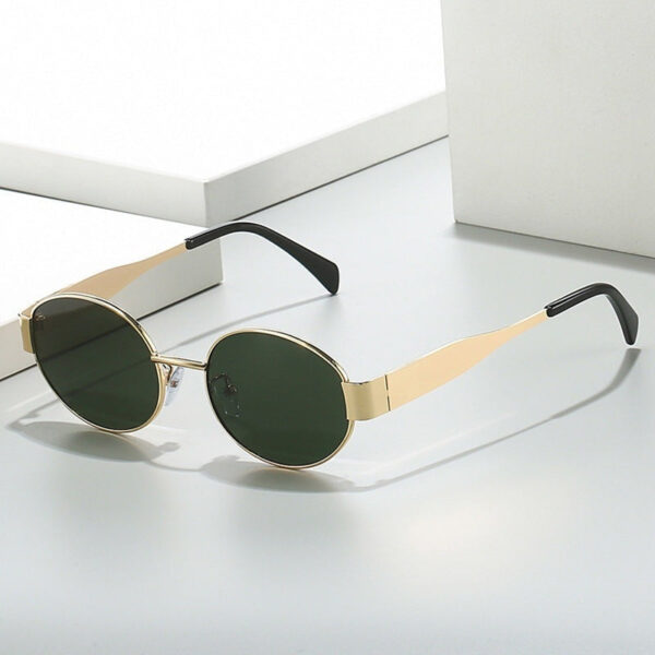 Trendy Oval Sunglasses with a Modern Edge