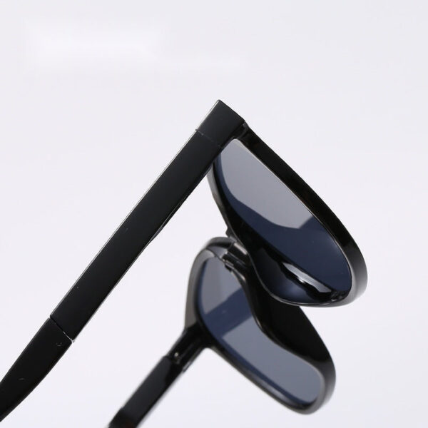 Fashionable Folding Sunglasses