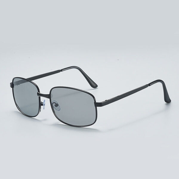 Foldable Color-Changing Sunglasses