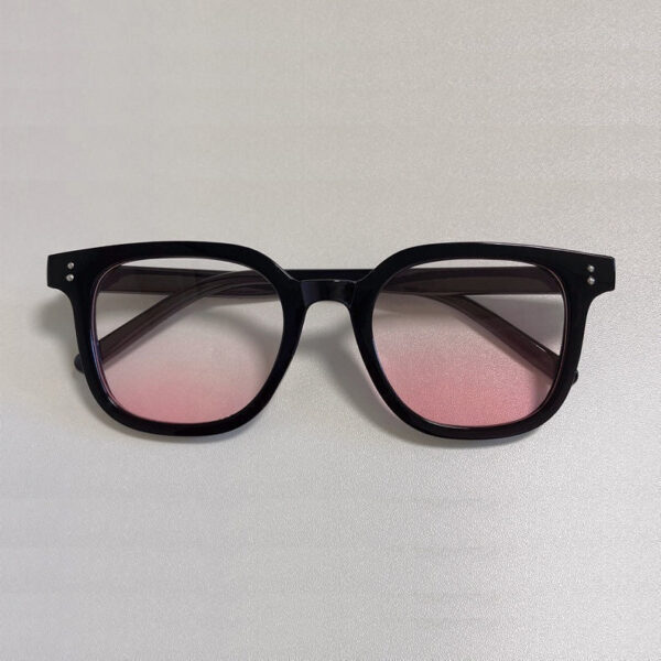 Gradient Sunglasses for Sweet & Elegant Look