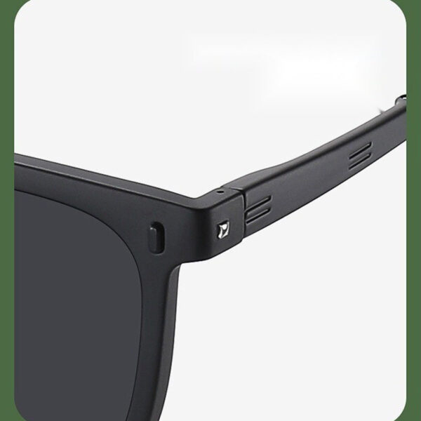 Classic Round Folding Shades