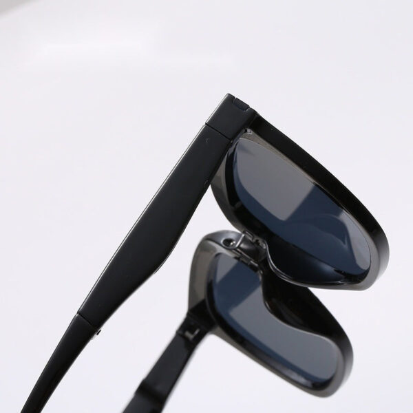 Bold and comfortable for all face shapes