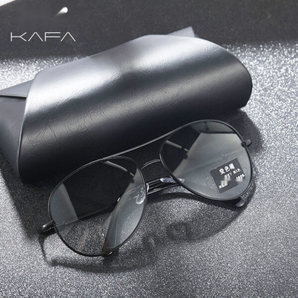 Classic Foldable Sunglasses for Everyday Style