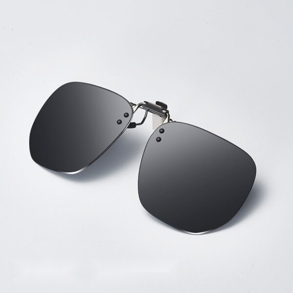 Lightweight Polarized Clip-On Shades